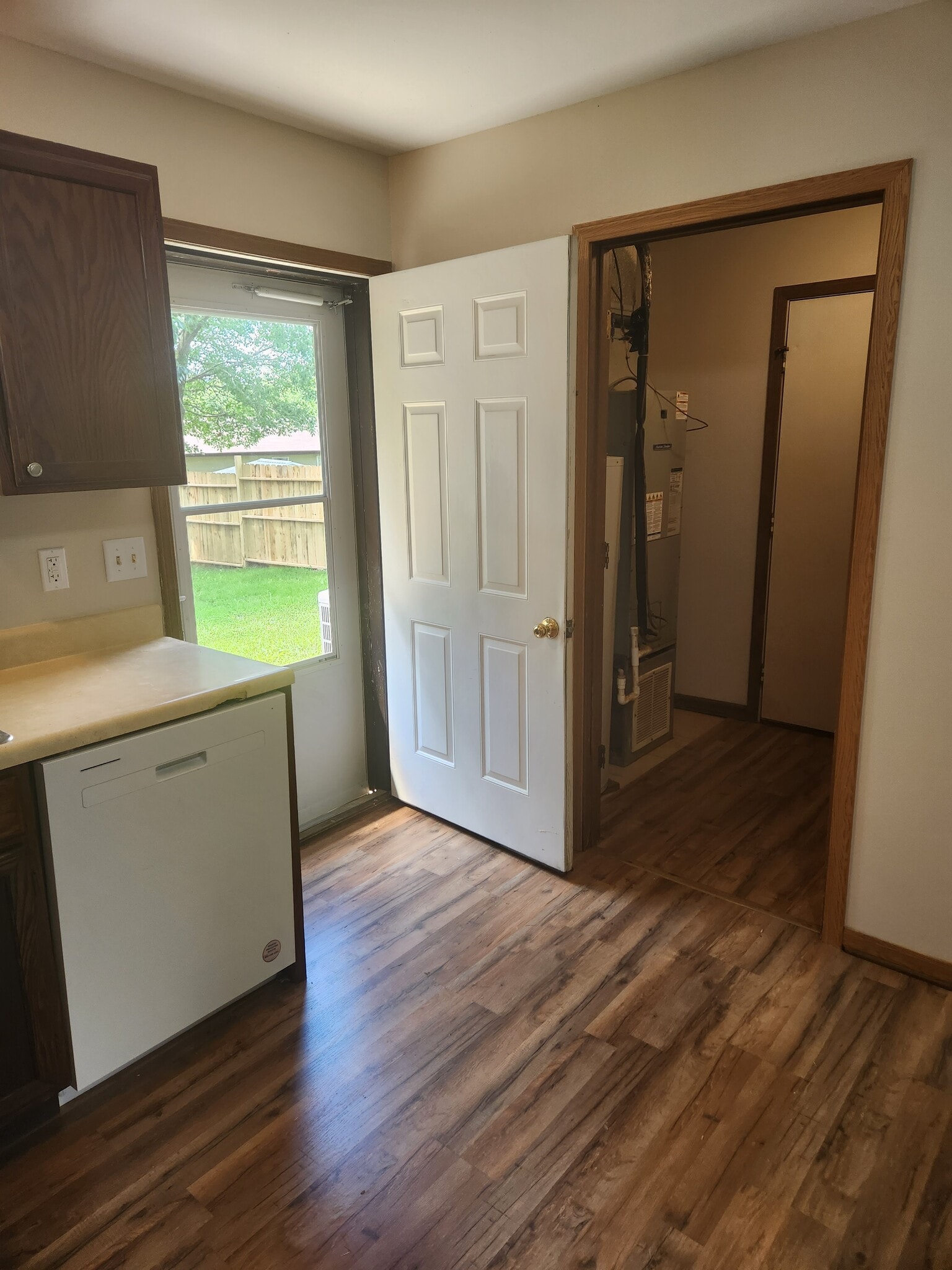 Utility room and laundry area ready to go - 4304 E Santa Anna Dr