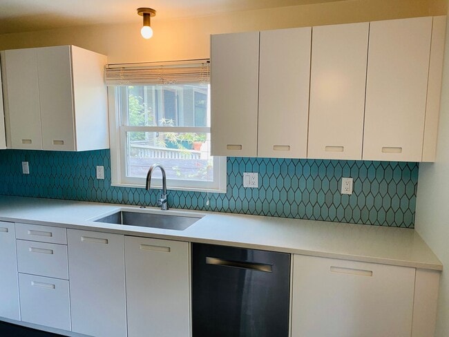Building Photo - Modern and Crisp throughout-Charmer Bungalow