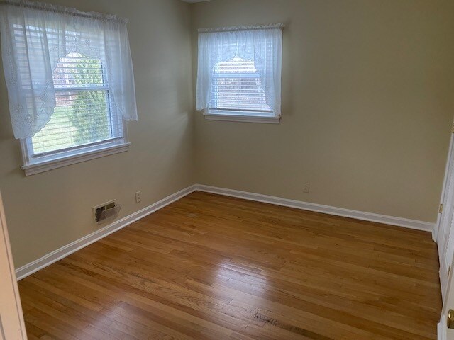 Building Photo - 13925 Aiken Rd