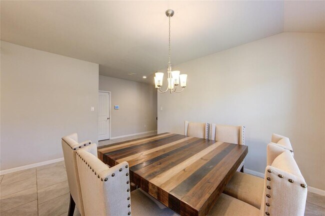 Building Photo - 9011 Hemlock Dr