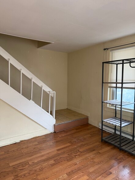 Stairs to bedrooms - 5137 Main St