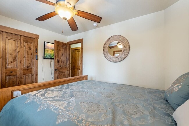 Building Photo - Charming Fully-Furnished Condo for Rent in...
