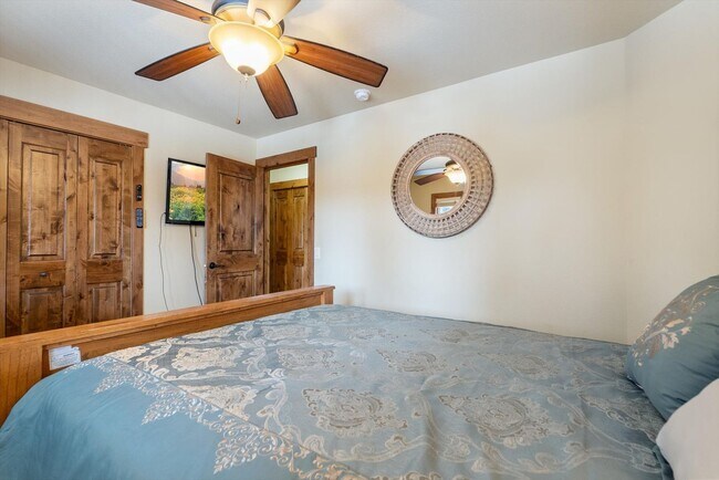 Building Photo - Charming Fully-Furnished Condo for Rent in Columbia Falls, MT – Located in Meadow Lake Golf Cours...