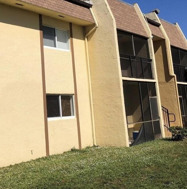 Building Photo - 2920 NW 55th Ave