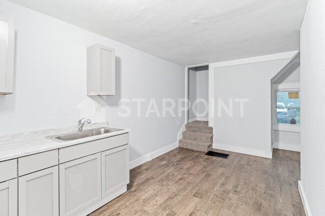 Building Photo - 2631 Northwestern Pkwy