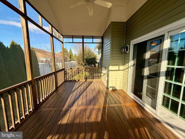 Building Photo - 61 Baybreeze Dr