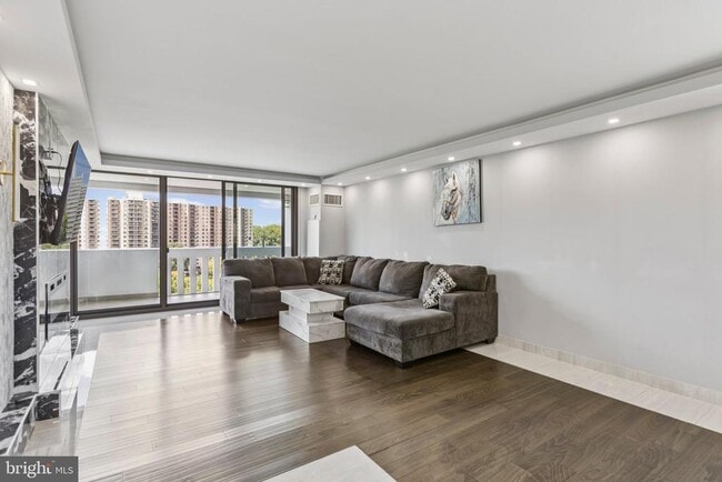 Building Photo - 6101 Edsall Rd