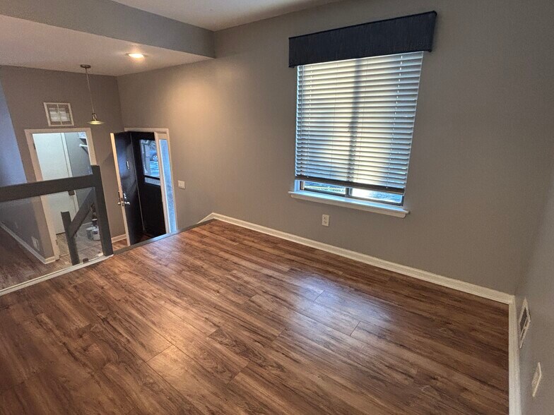 Building Photo - 224 Sandcastle