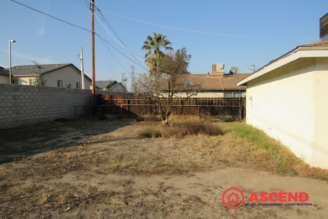 Building Photo - 2623 Van Buren Pl