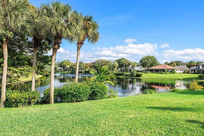 Building Photo - 18 Bristol Ln