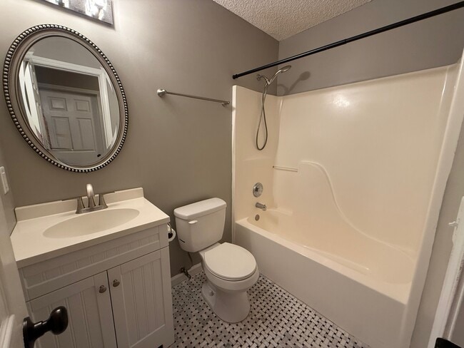 Building Photo - 309 N Belmont Ct