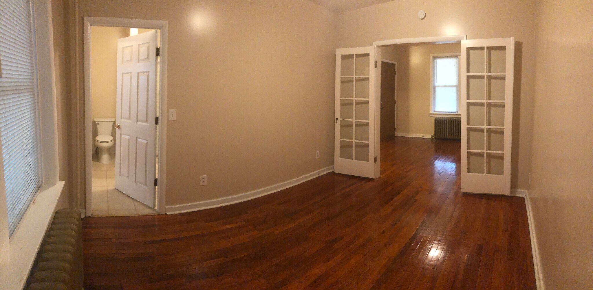 Building Photo - 560 Park Ave