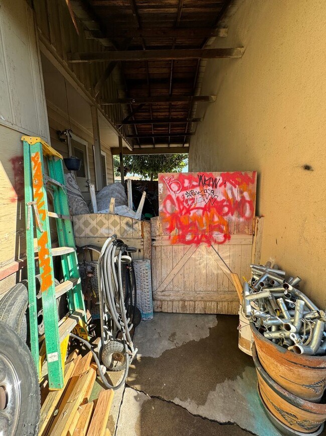 Building Photo - La Habra Duplex