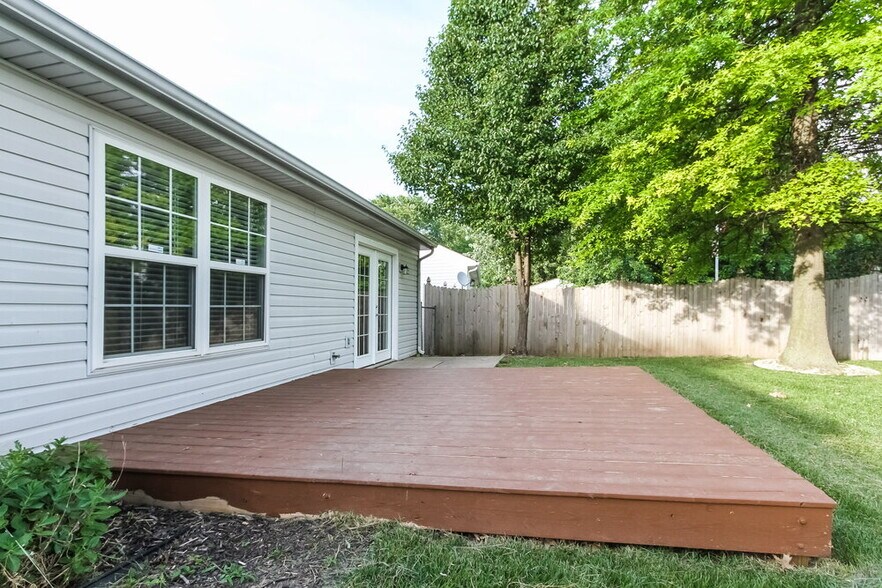 Building Photo - 1555 Sanner Dr