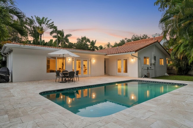 Building Photo - 326 Seven Isles Dr