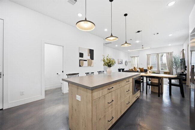 Building Photo - 4209 McKinney St