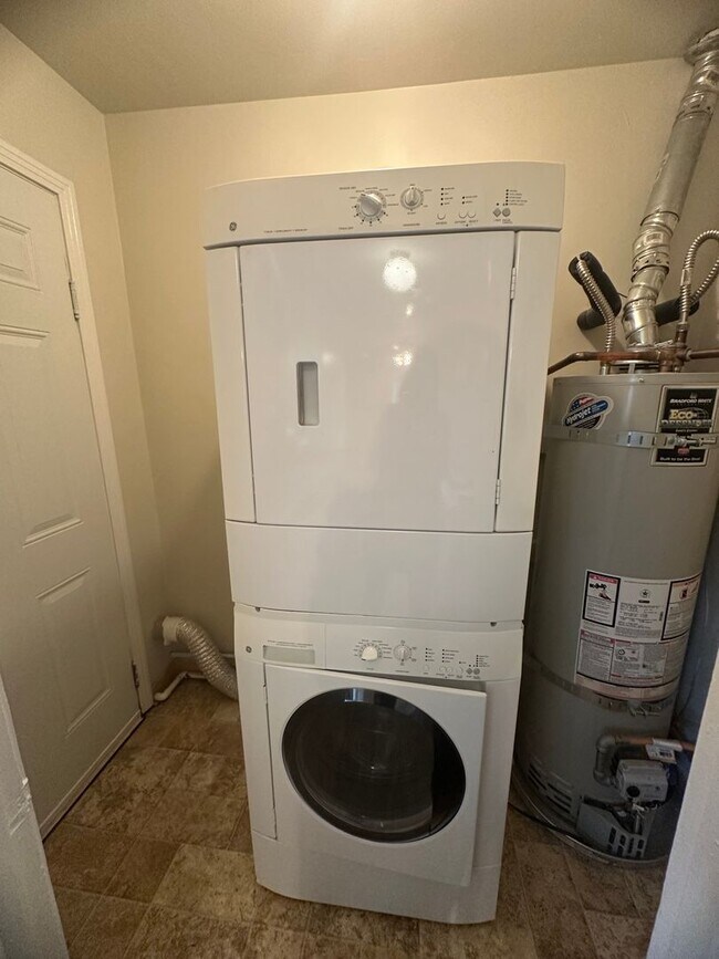 Building Photo - 8041001/51T