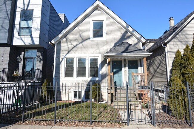 Primary Photo - 2528 W Charleston St