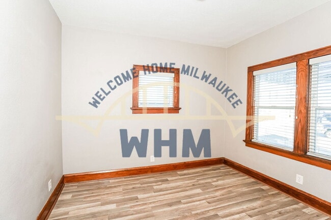 Building Photo - 1721 S 72nd St