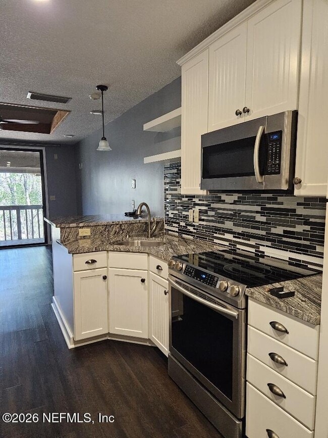 Building Photo - 3155 Ravines Rd