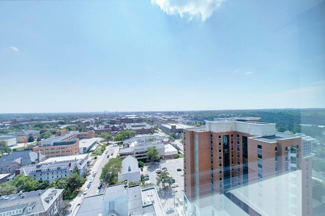 Building Photo - 555 E William St