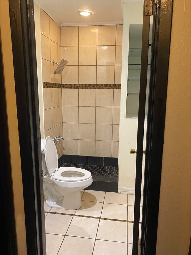 Building Photo - 15335 Buckle Ln