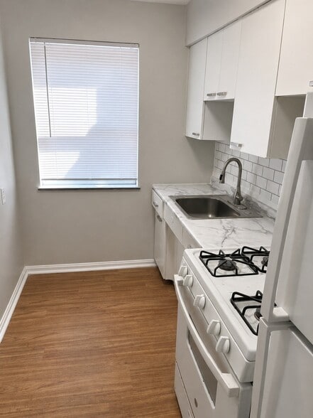 Building Photo - 1607 Asmann Ave