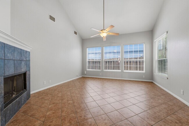 Building Photo - 5102 Caswell Ave