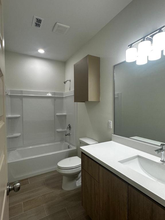 Building Photo - 609 N Emerald Ave