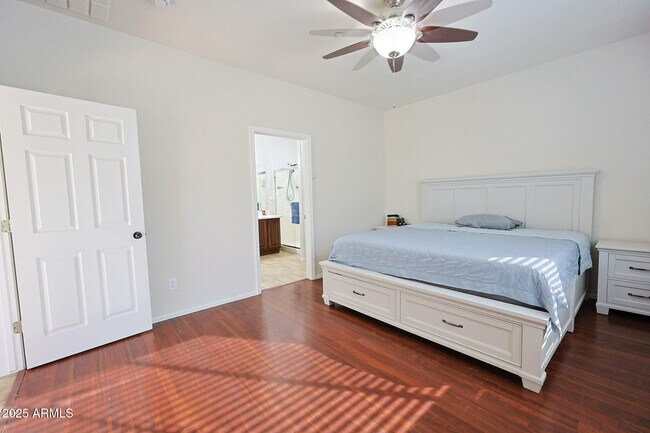 Building Photo - 1623 W Owens Way