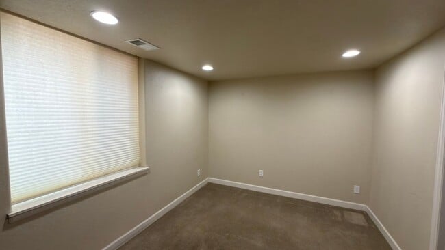 Building Photo - Great House In Fort Collins