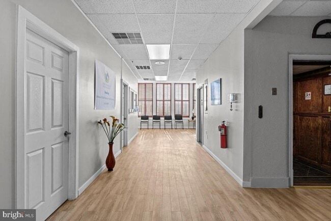 Building Photo - 525 Penn St