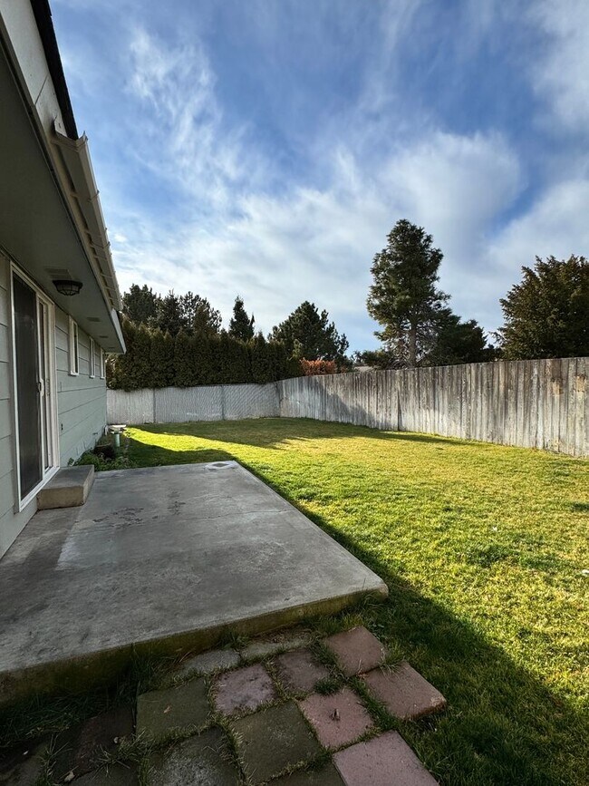 Building Photo - n5404