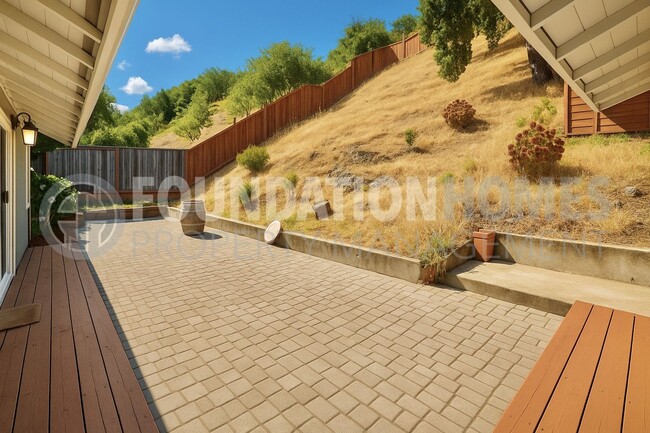Building Photo - Stylish Single-Level Home by Loma Verde Pr...