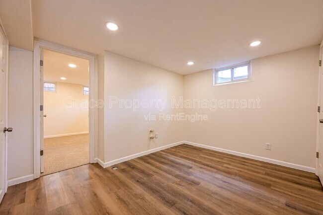 Building Photo - 270 Beryl Way