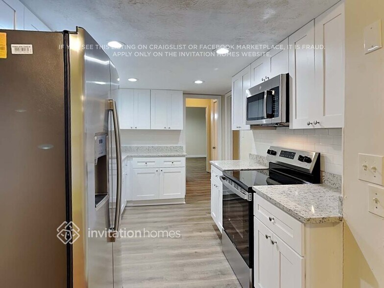 Building Photo - 1569 Briarwood Ln SW