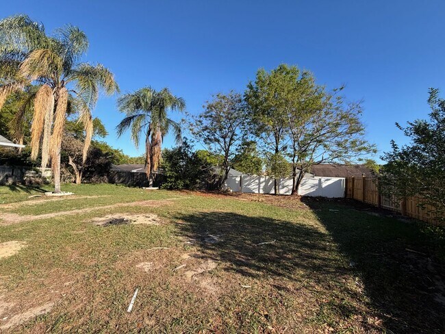 Building Photo - Spacious Open-Concept Home with Bonus Patio & Fenced Yard