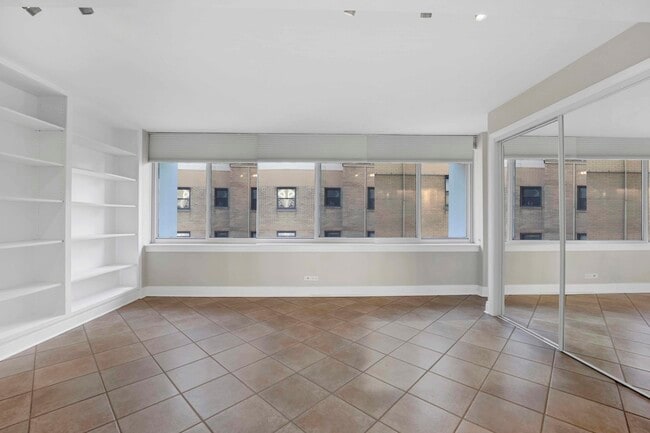 Building Photo - 1 E Schiller St