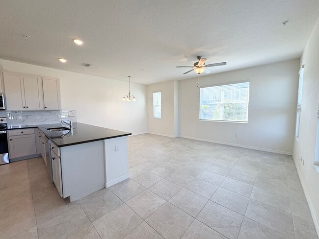 Building Photo - Newly Built, Water View, Luxury Executive ...