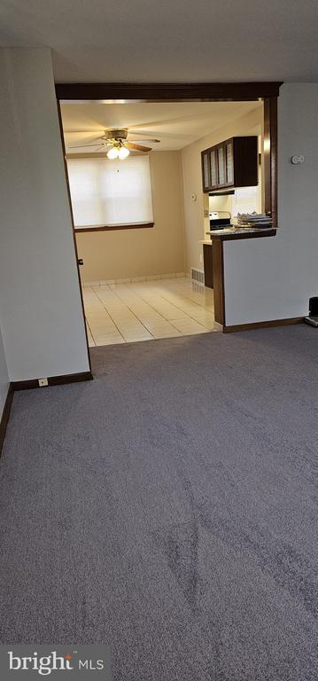 Building Photo - 435 N Springfield Rd