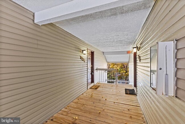 Primary Photo - 5708 Olde Mill Ct