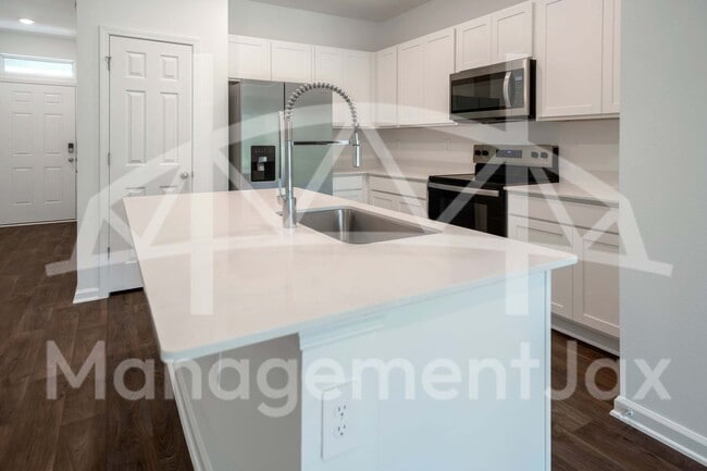 Building Photo - 5540 Trailhead Dr