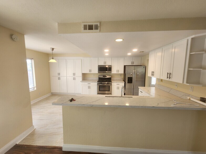 Building Photo - 1437 Green Oak Rd