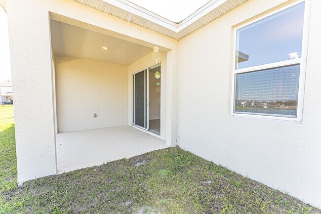 Building Photo - 5895 Vision Rd