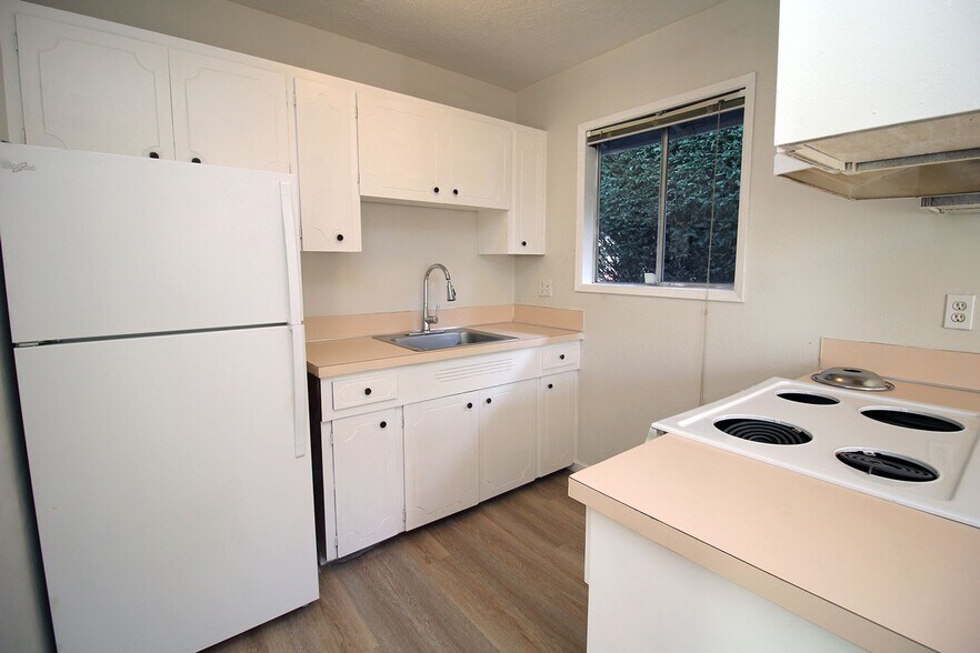 Building Photo - 8834 SE 9th Ave