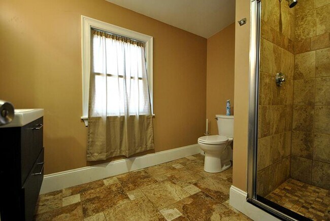 Building Photo - RENOVATED 5 BED/2 BATH WITH GREEN LINE ACCESS IN BRIGHTON