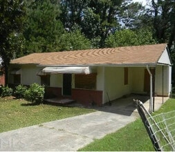 Building Photo - 875 Fairburn Rd NW