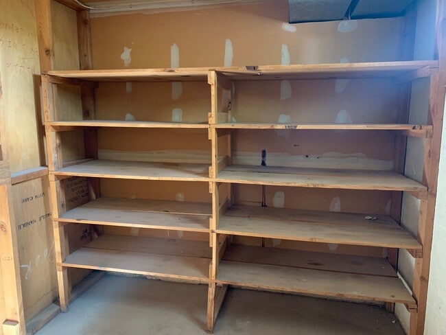 Building Photo - Beautiful 4 Bedroom 3 Bathroom Home in Wes...