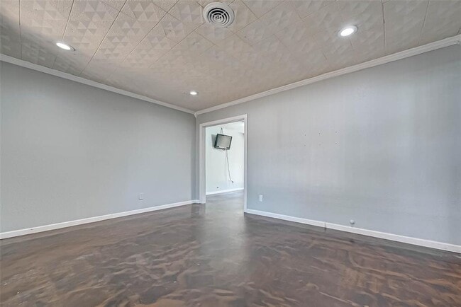 Building Photo - 8414 Flintridge Dr