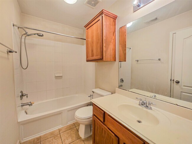 Building Photo - 17915 Landing Pines Trail